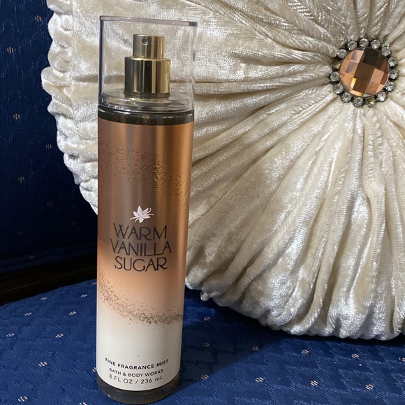 BATH & BODY WORKS SET. . .WARM VANILLA SUGAR SCENT - Picture 3 of 5